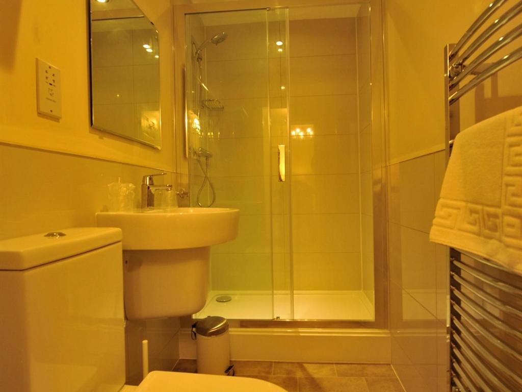 Gail'S Guest House Барри Экстерьер фото