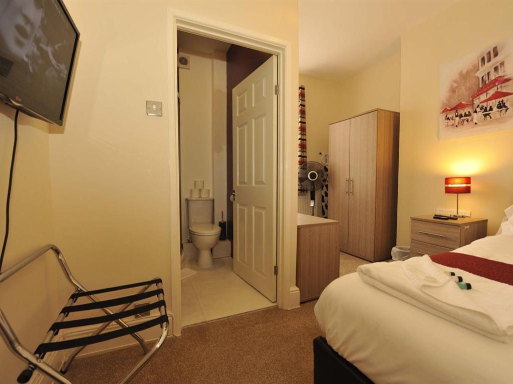Gail'S Guest House Барри Экстерьер фото