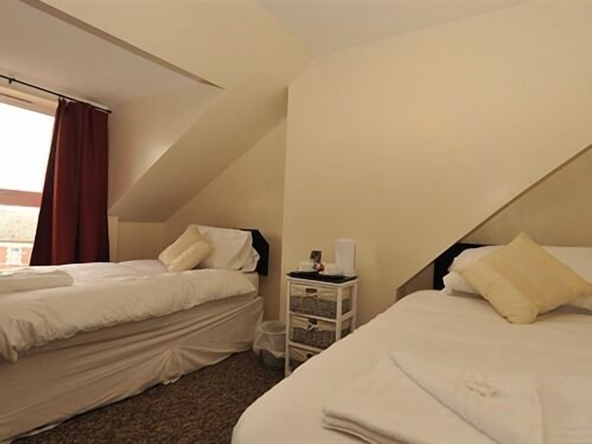 Gail'S Guest House Барри Экстерьер фото