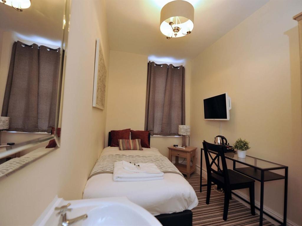 Gail'S Guest House Барри Номер фото