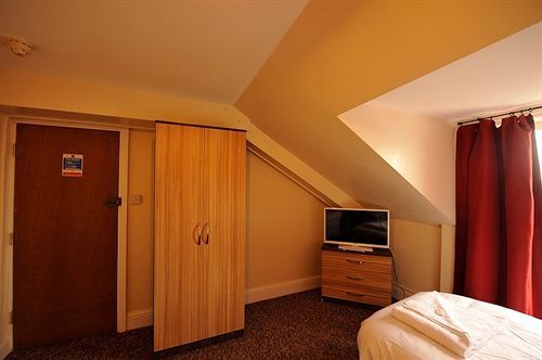 Gail'S Guest House Барри Экстерьер фото