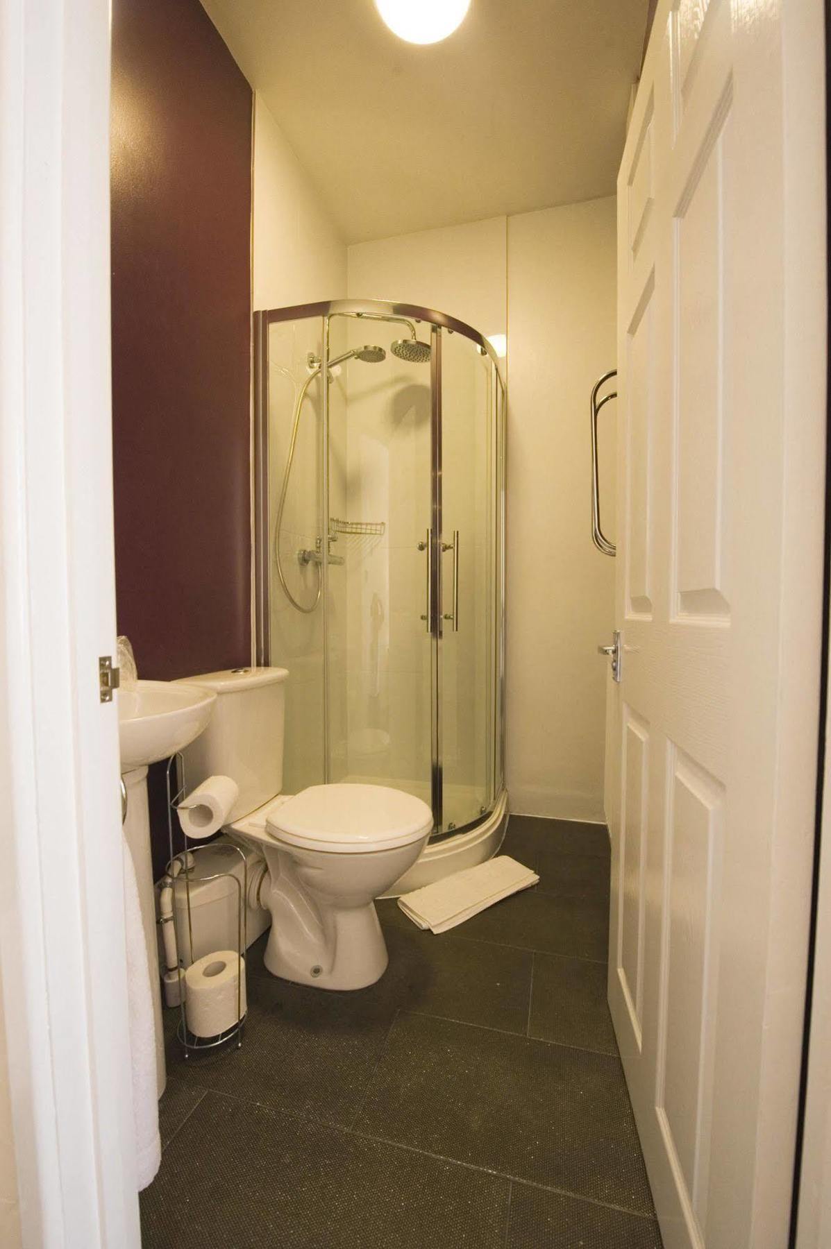Gail'S Guest House Барри Экстерьер фото
